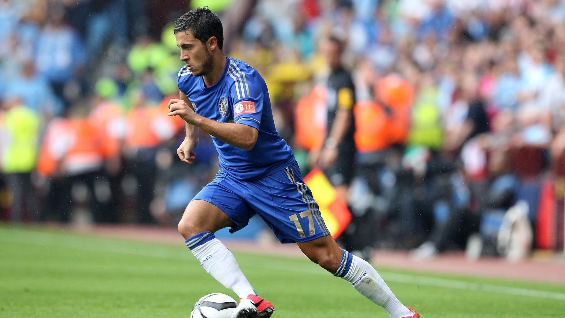 英超升降级：那些争议最大、悬念最强的比赛，英超降级制