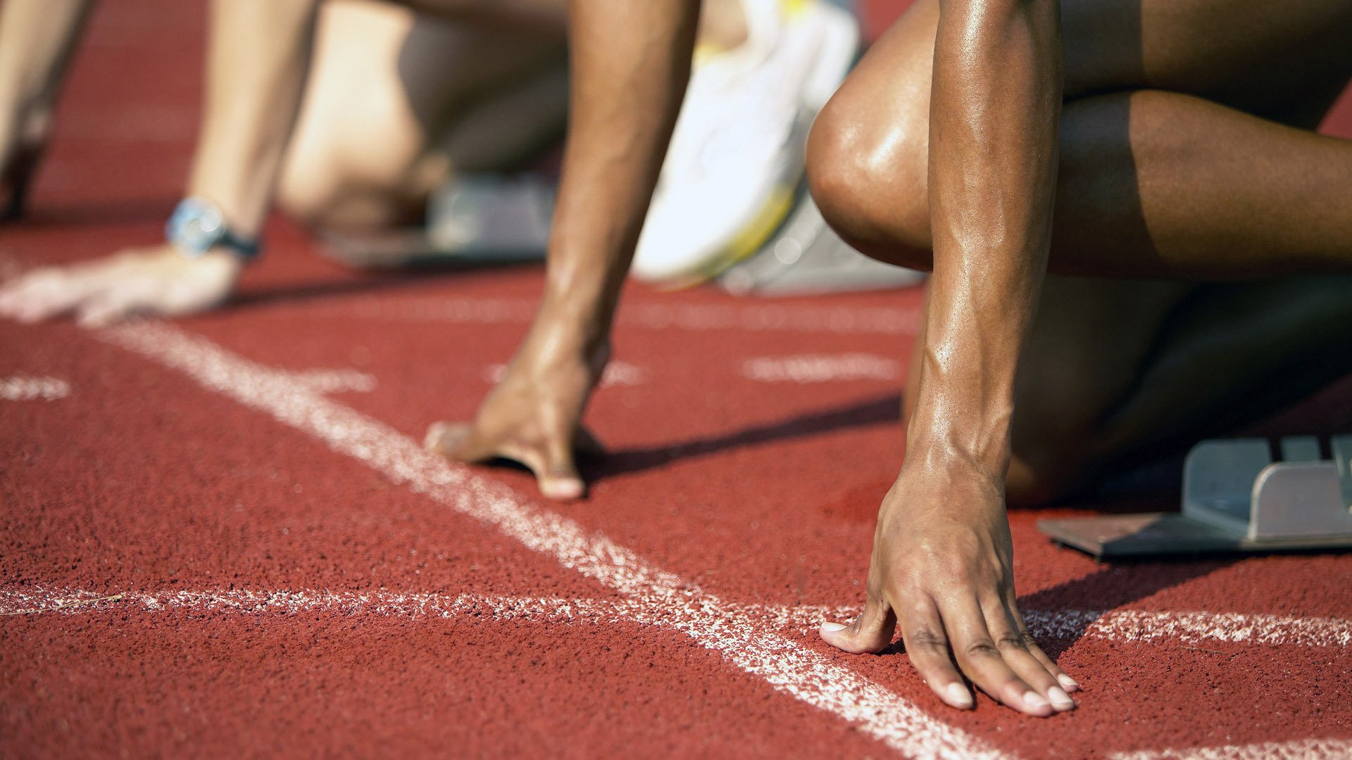 青少年篮球暑期特训班强调技巧与身体素质双向突破，青少年篮球培训课程安排